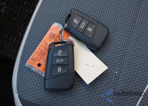 2025 Volkswagen Taos 1.5T S z USA, uszkodzony, nr VIN 3VV8C7B2XSM015561